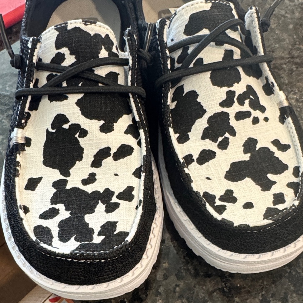 Hey Dude Women’s Black and White Shoes - Picture 4 of 9